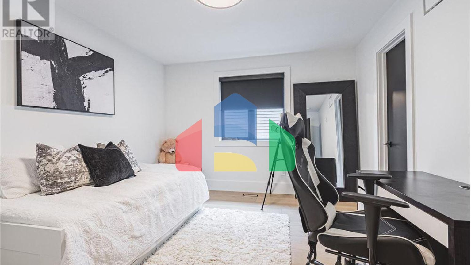 Residential - Single Family Home - Hamilton, Canada - Canada