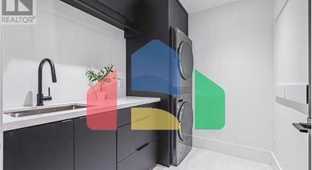 Residential - Single Family Home - Hamilton, Canada - Canada