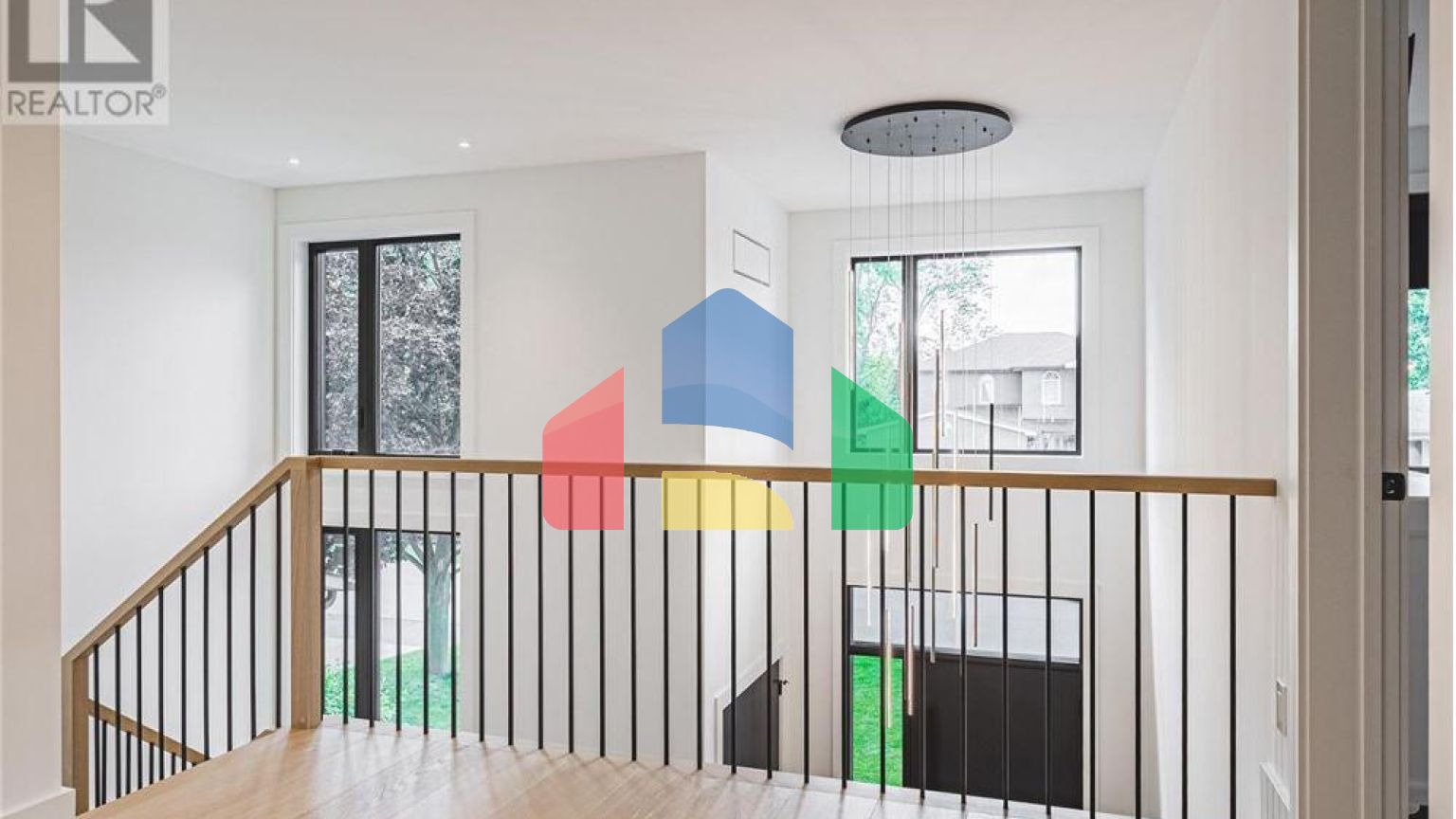 Residential - Single Family Home - Hamilton, Canada - Canada