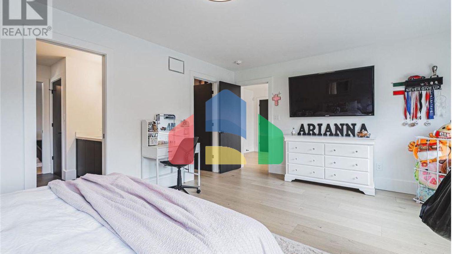 Residential - Single Family Home - Hamilton, Canada - Canada