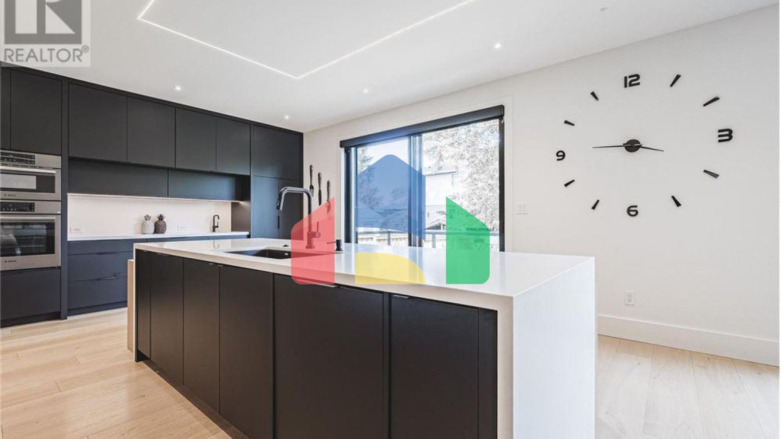 Residential - Single Family Home - Hamilton, Canada - Canada