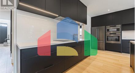 Residential - Single Family Home - Hamilton, Canada - Canada