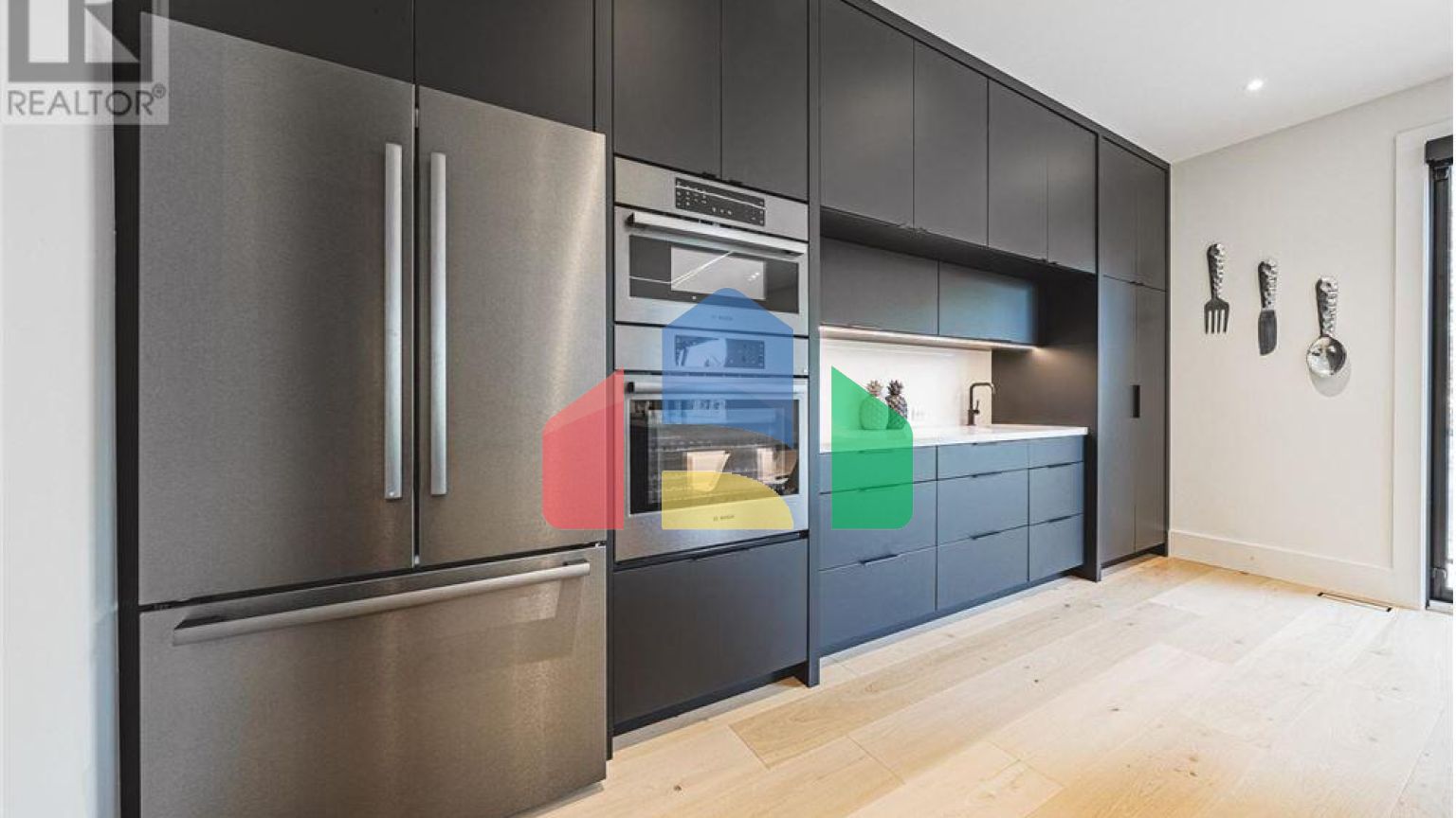 Residential - Single Family Home - Hamilton, Canada - Canada