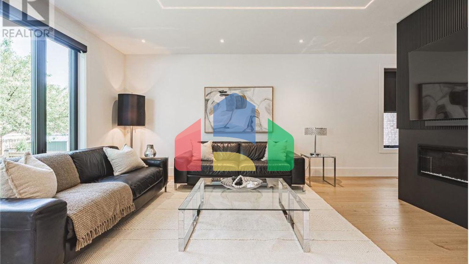 Residential - Single Family Home - Hamilton, Canada - Canada