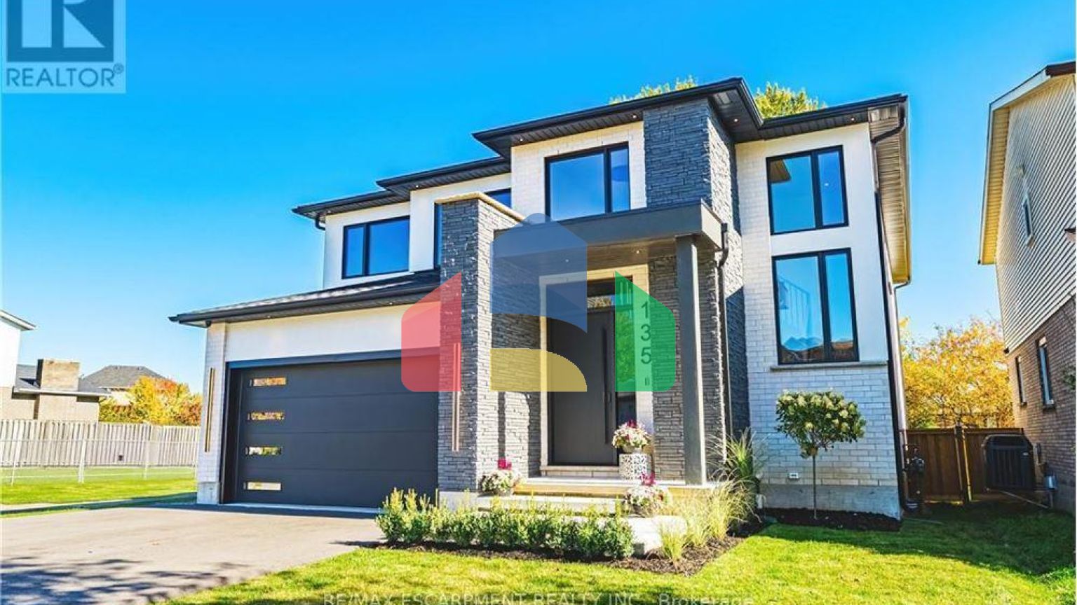 Residential - Single Family Home - Hamilton, Canada - Canada