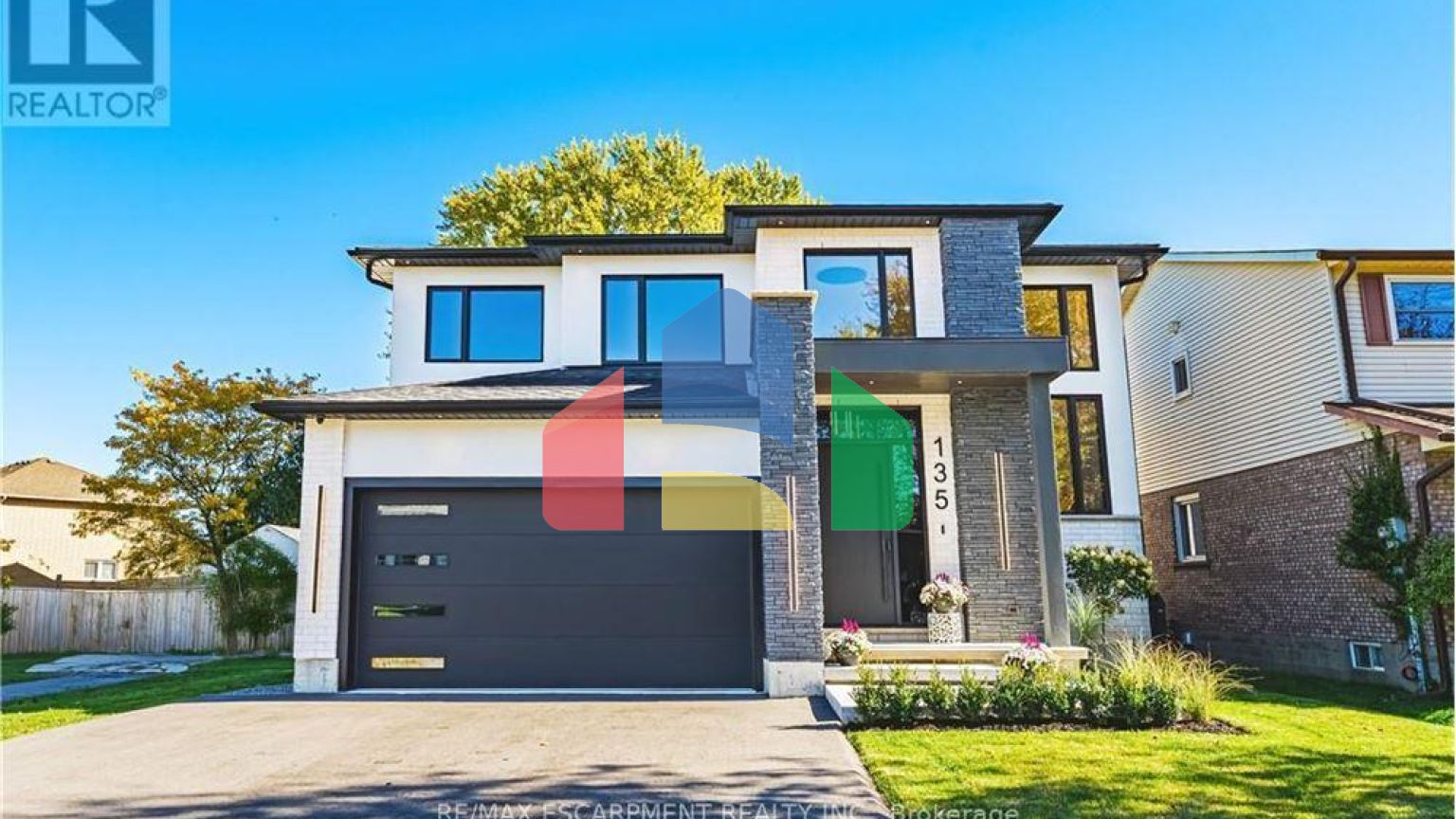 Residential - Single Family Home - Hamilton, Canada - Canada