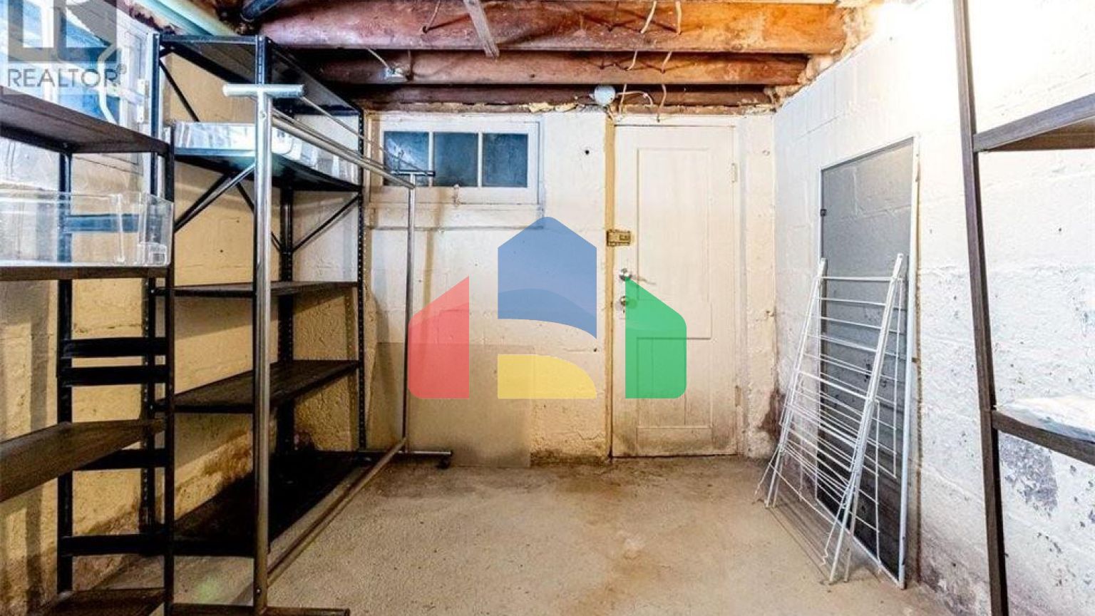 Residential - Single Family Home - Hamilton, Canada - Canada