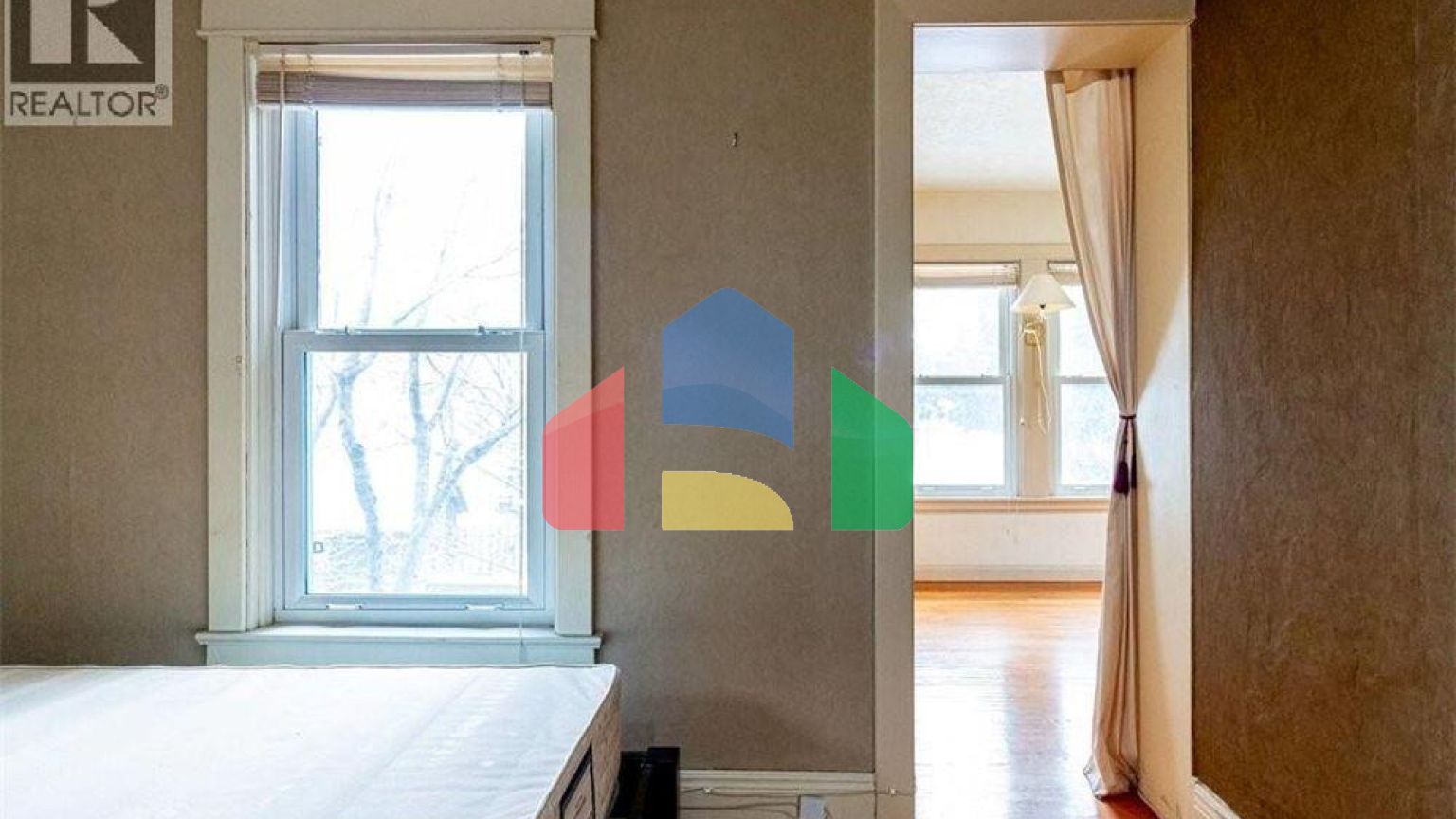 Residential - Single Family Home - Hamilton, Canada - Canada