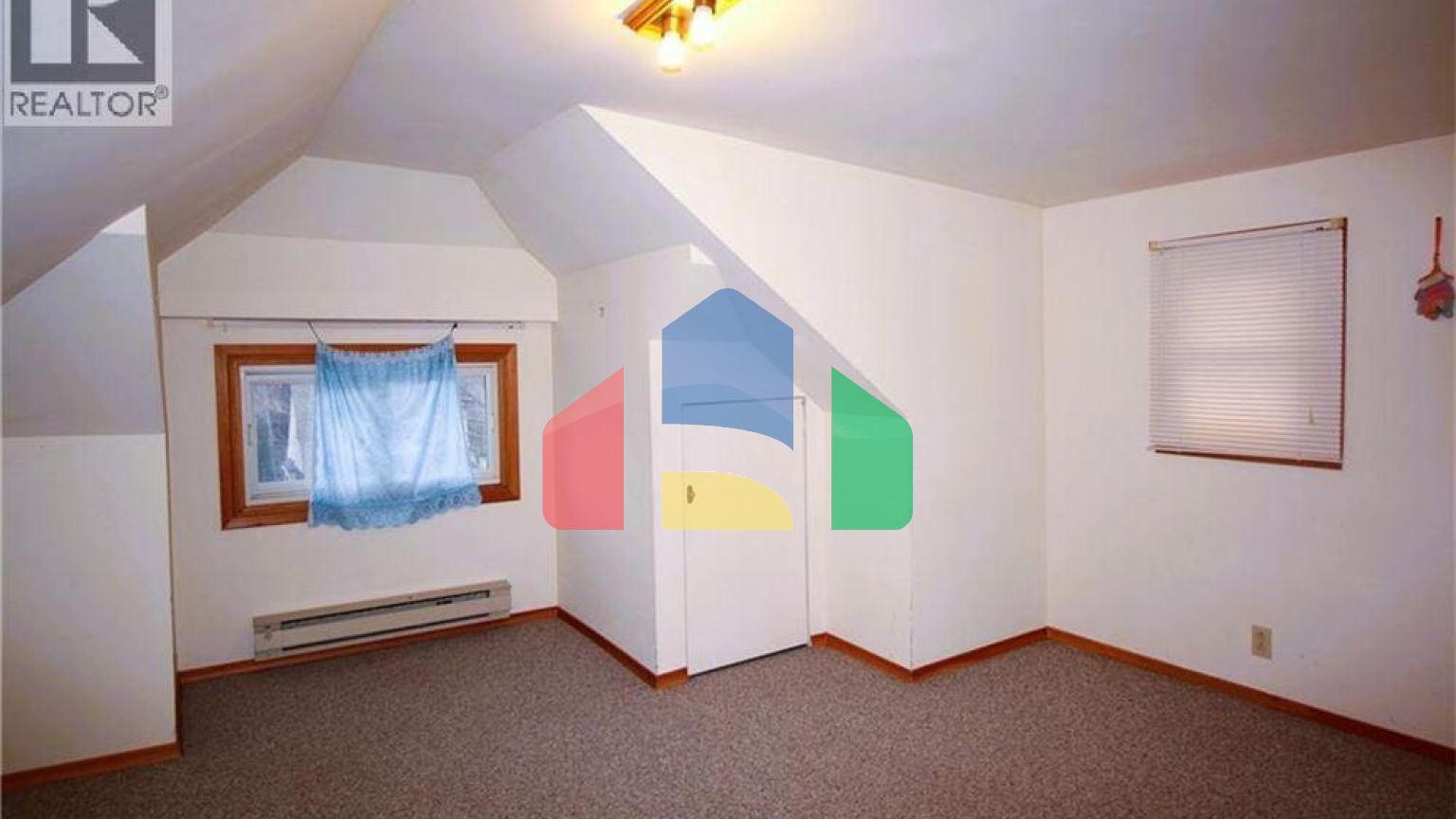 Residential - Single Family Home - Hamilton, Canada - Canada