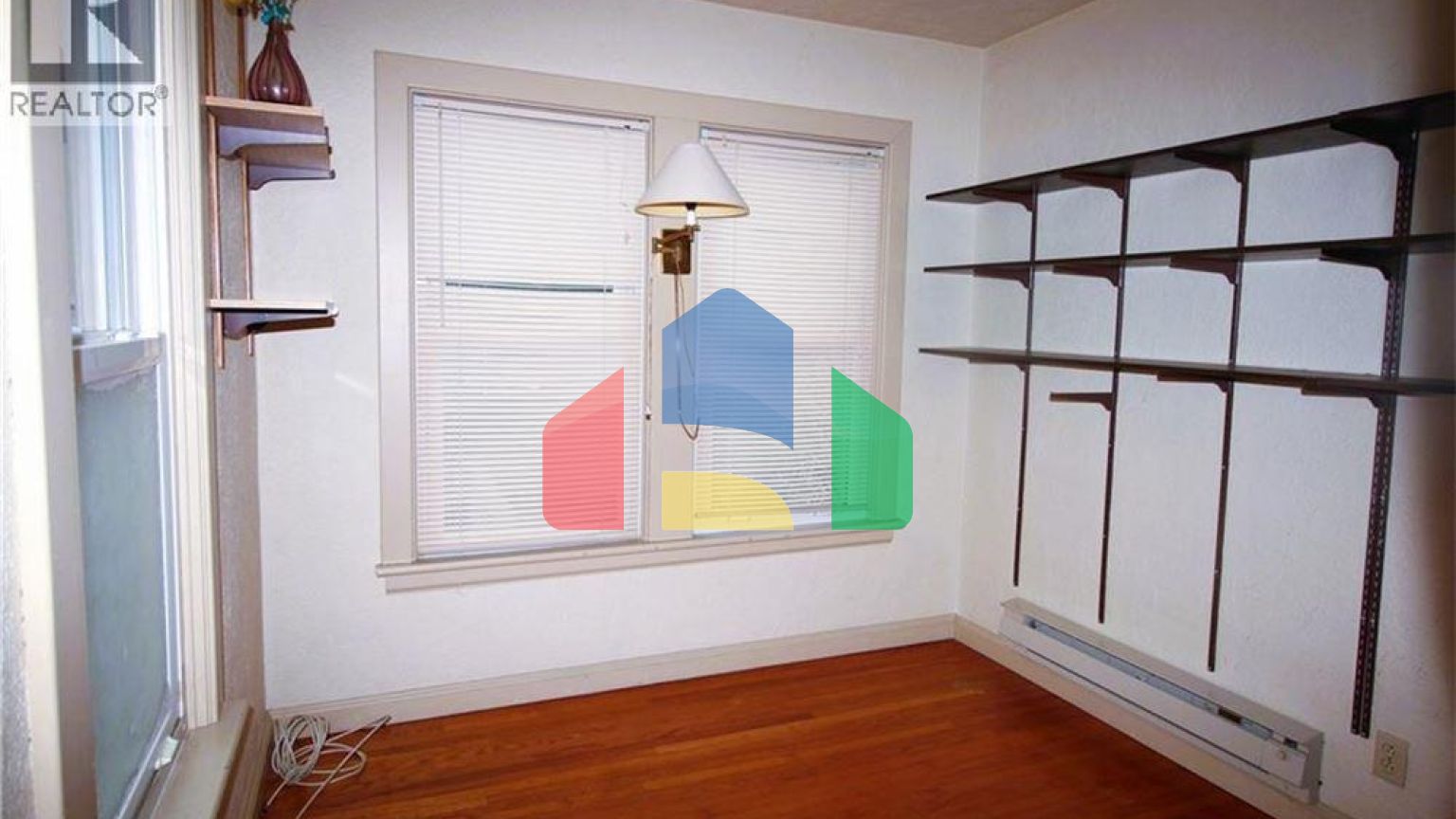 Residential - Single Family Home - Hamilton, Canada - Canada