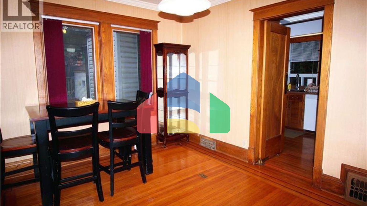 Residential - Single Family Home - Hamilton, Canada - Canada