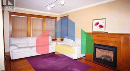 Residential - Single Family Home - Hamilton, Canada - Canada