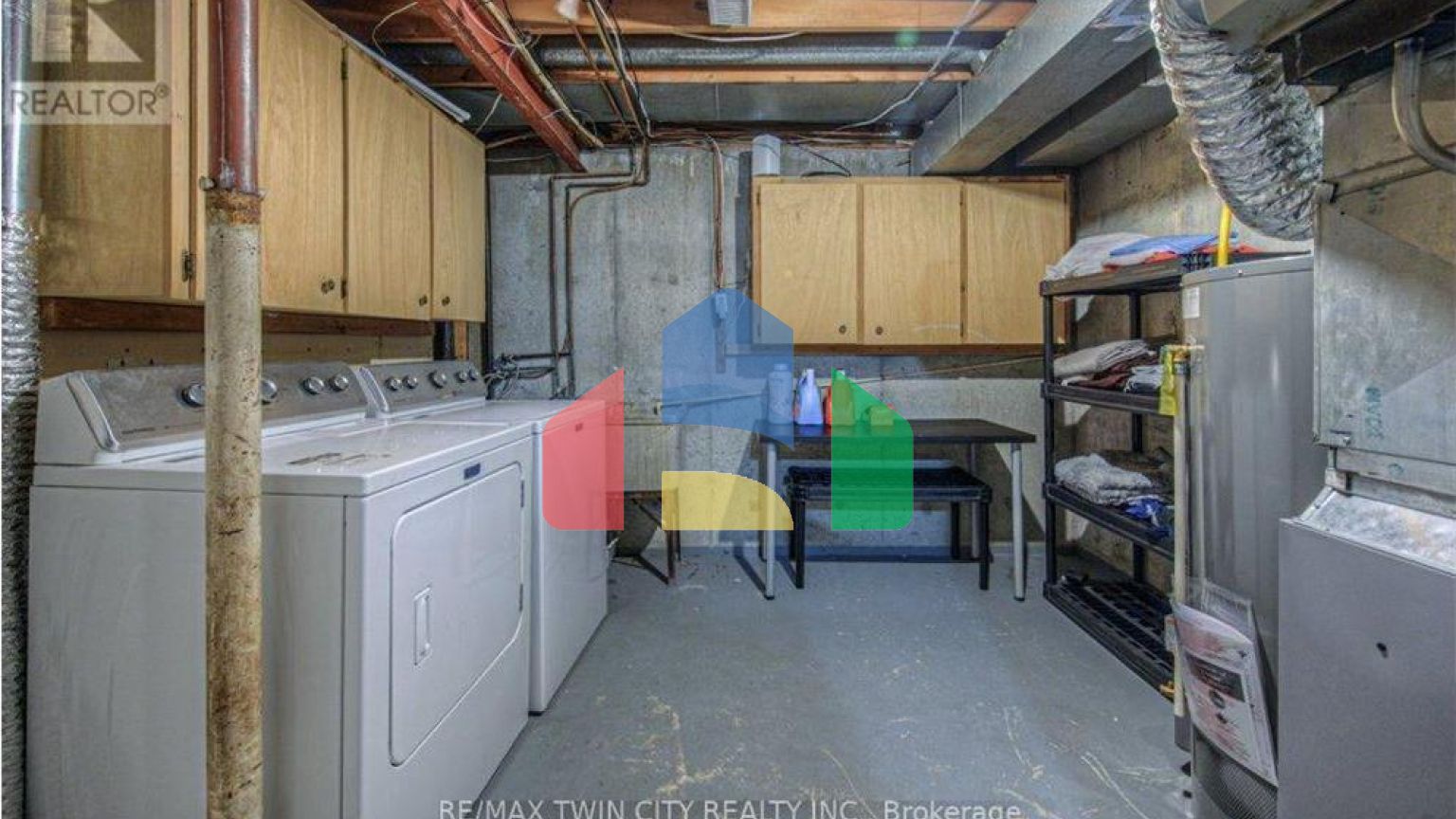 Residential - Single Family Home - Hamilton, Canada - Canada