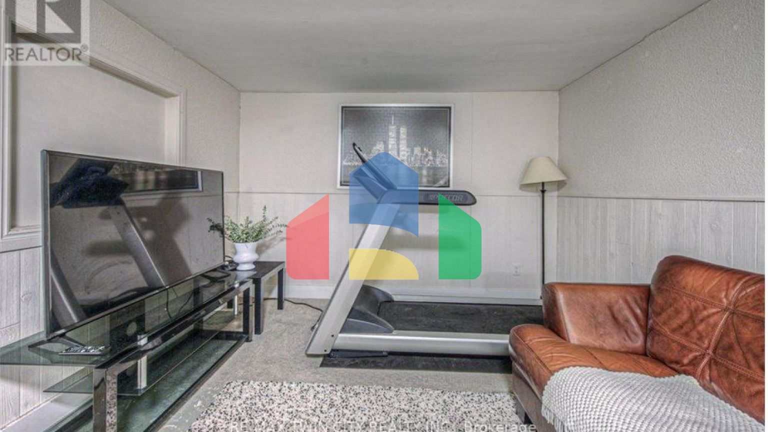 Residential - Single Family Home - Hamilton, Canada - Canada