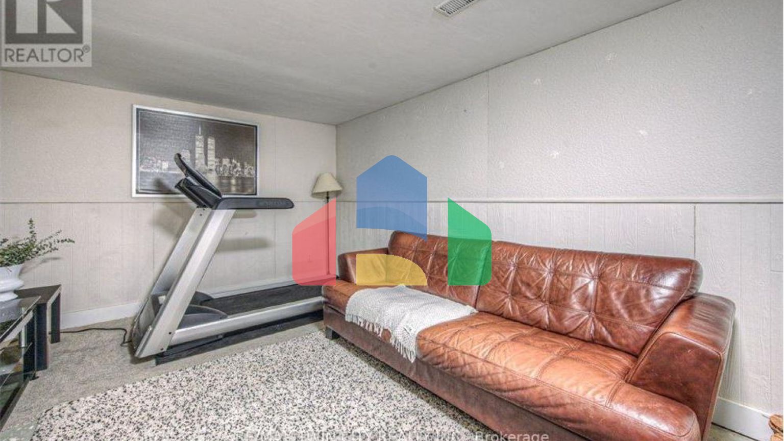 Residential - Single Family Home - Hamilton, Canada - Canada