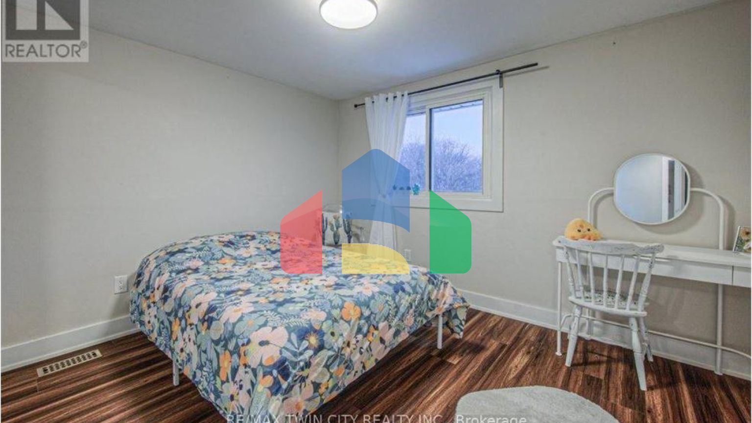 Residential - Single Family Home - Hamilton, Canada - Canada