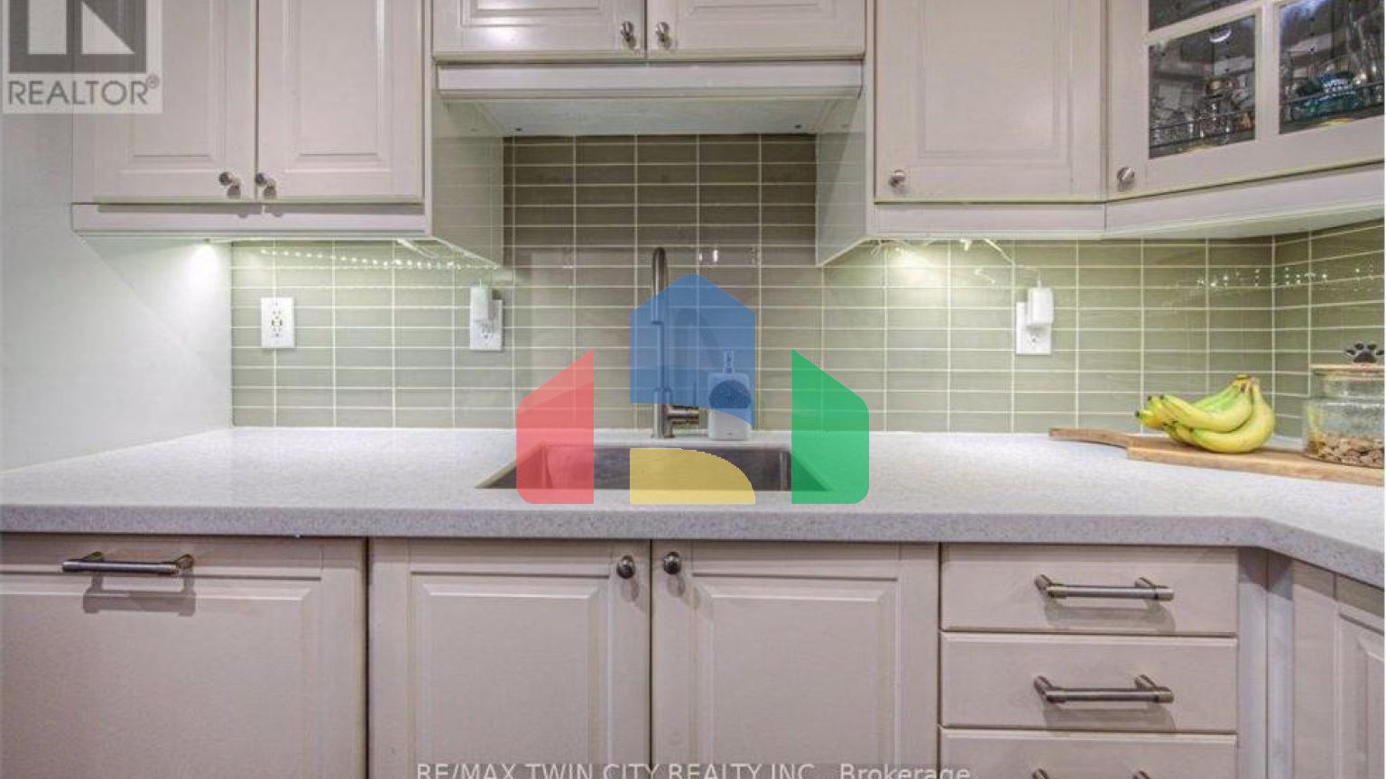 Residential - Single Family Home - Hamilton, Canada - Canada