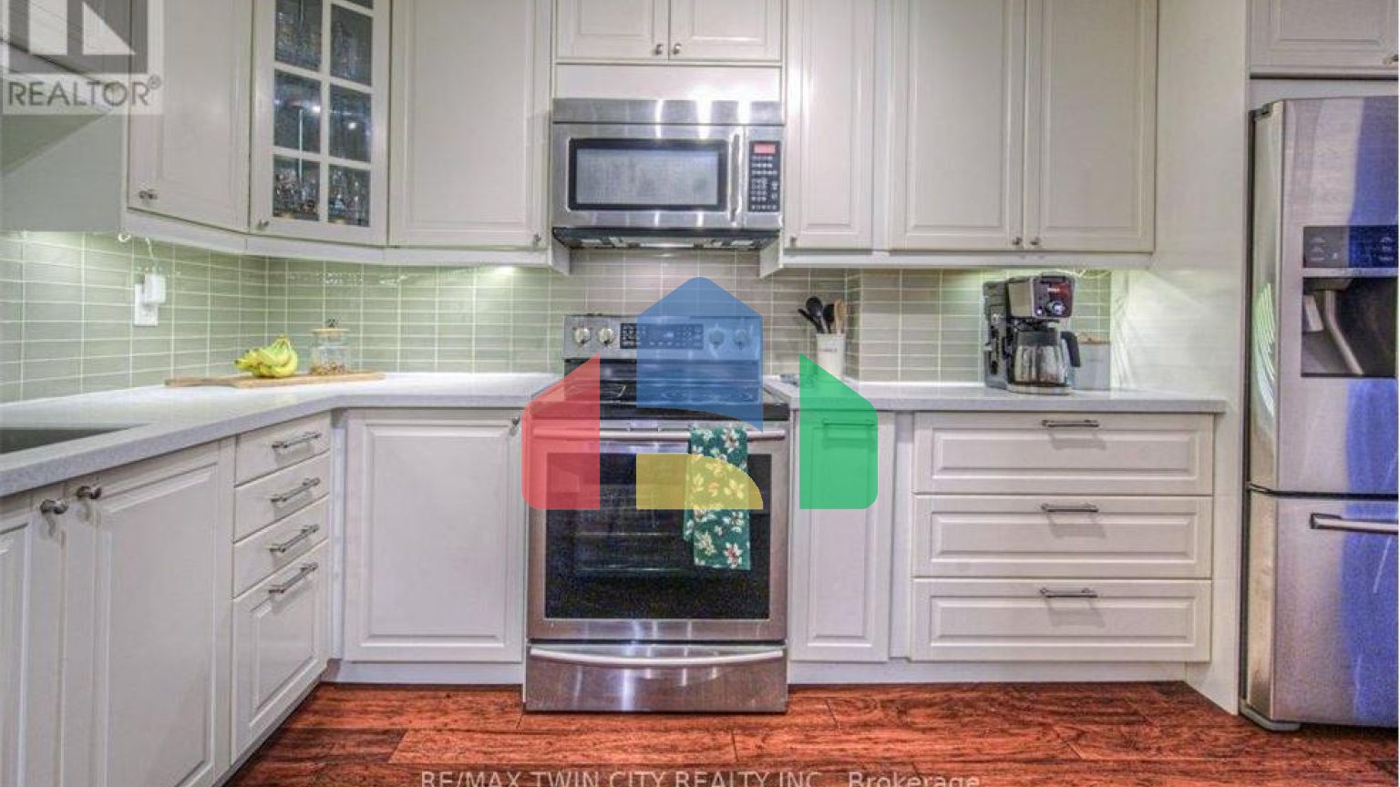 Residential - Single Family Home - Hamilton, Canada - Canada