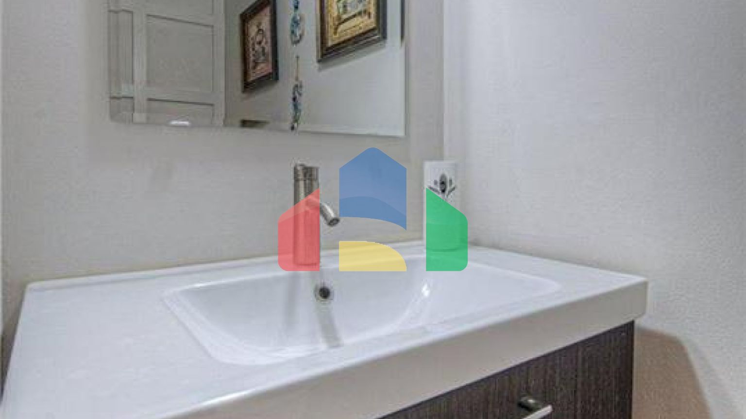 Residential - Single Family Home - Hamilton, Canada - Canada