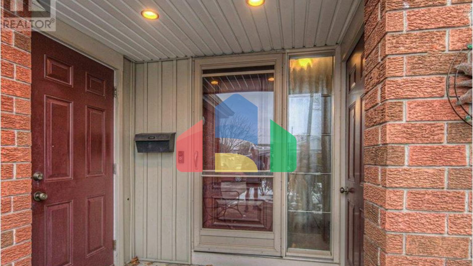 Residential - Single Family Home - Hamilton, Canada - Canada