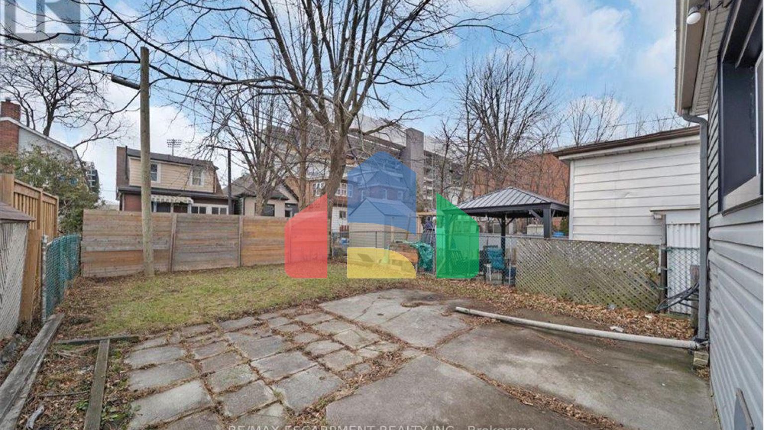 Residential - Single Family Home - Hamilton, Canada - Canada