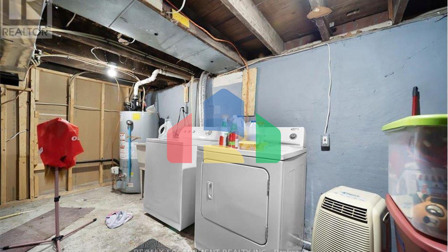 Residential - Single Family Home - Hamilton, Canada - Canada