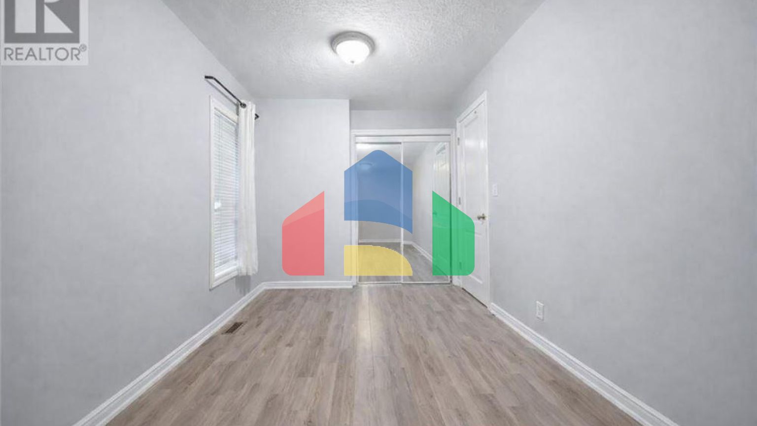 Residential - Single Family Home - Hamilton, Canada - Canada