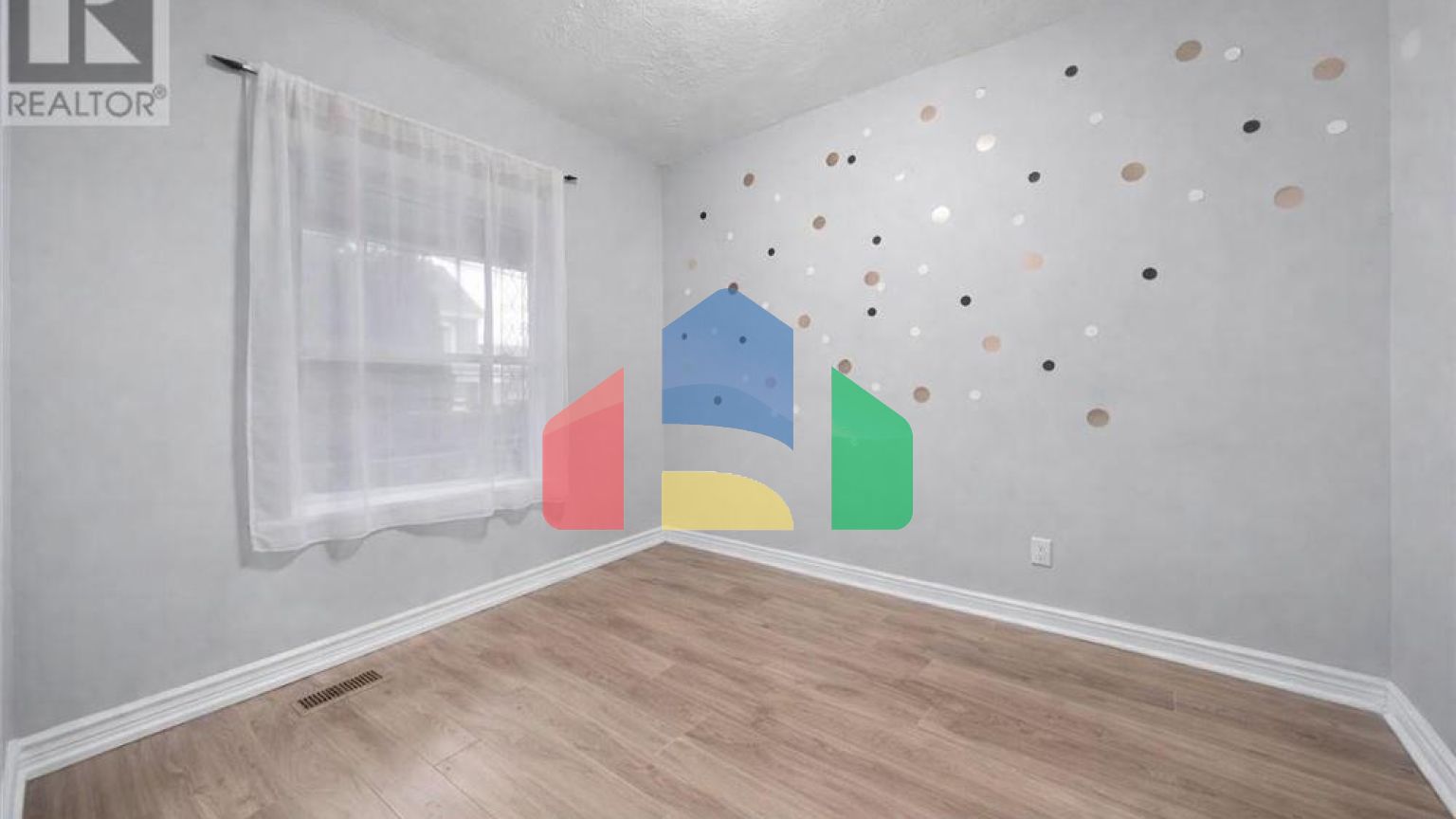 Residential - Single Family Home - Hamilton, Canada - Canada