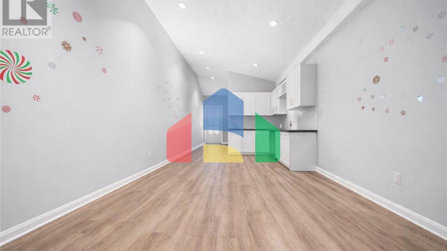 Residential - Single Family Home - Hamilton, Canada - Canada