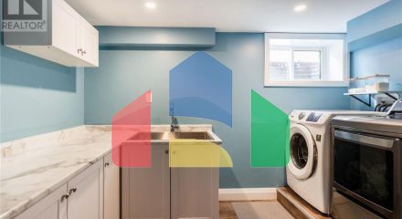 Residential - Single Family Home - Hamilton, Canada - Canada