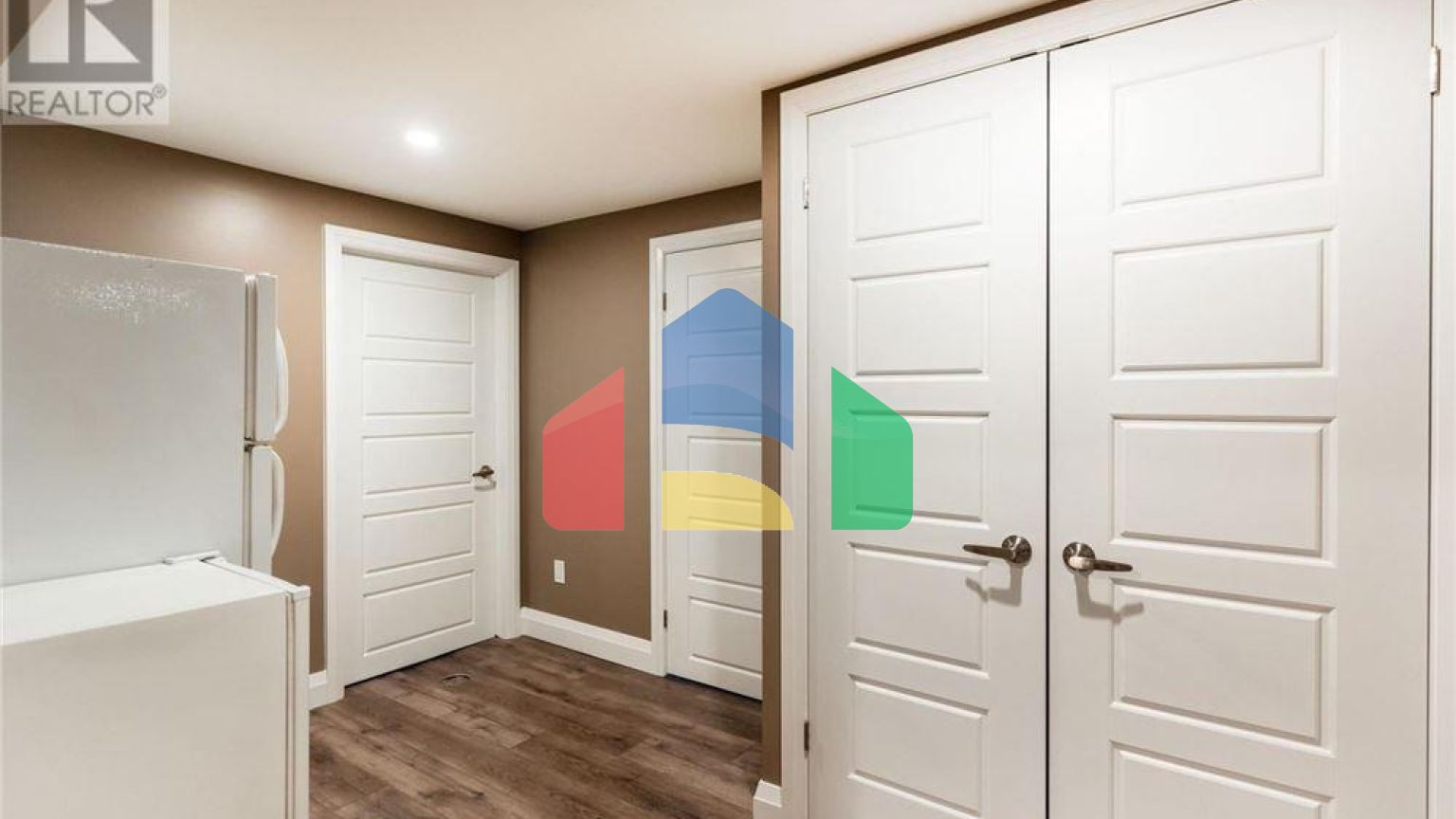 Residential - Single Family Home - Hamilton, Canada - Canada