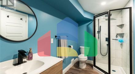 Residential - Single Family Home - Hamilton, Canada - Canada