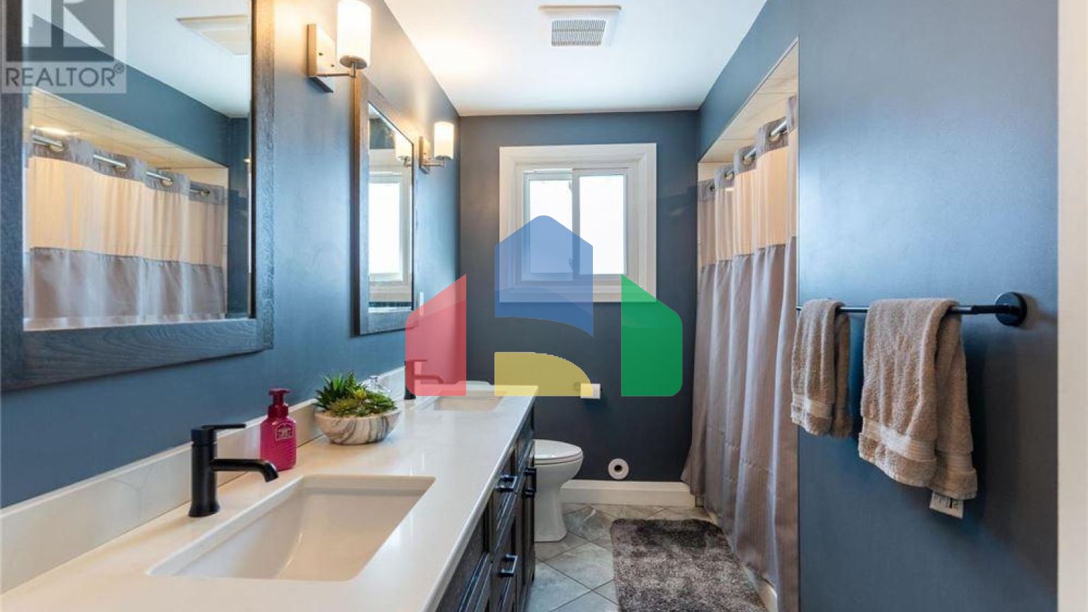 Residential - Single Family Home - Hamilton, Canada - Canada