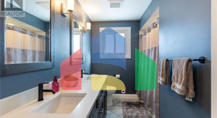 Residential - Single Family Home - Hamilton, Canada - Canada