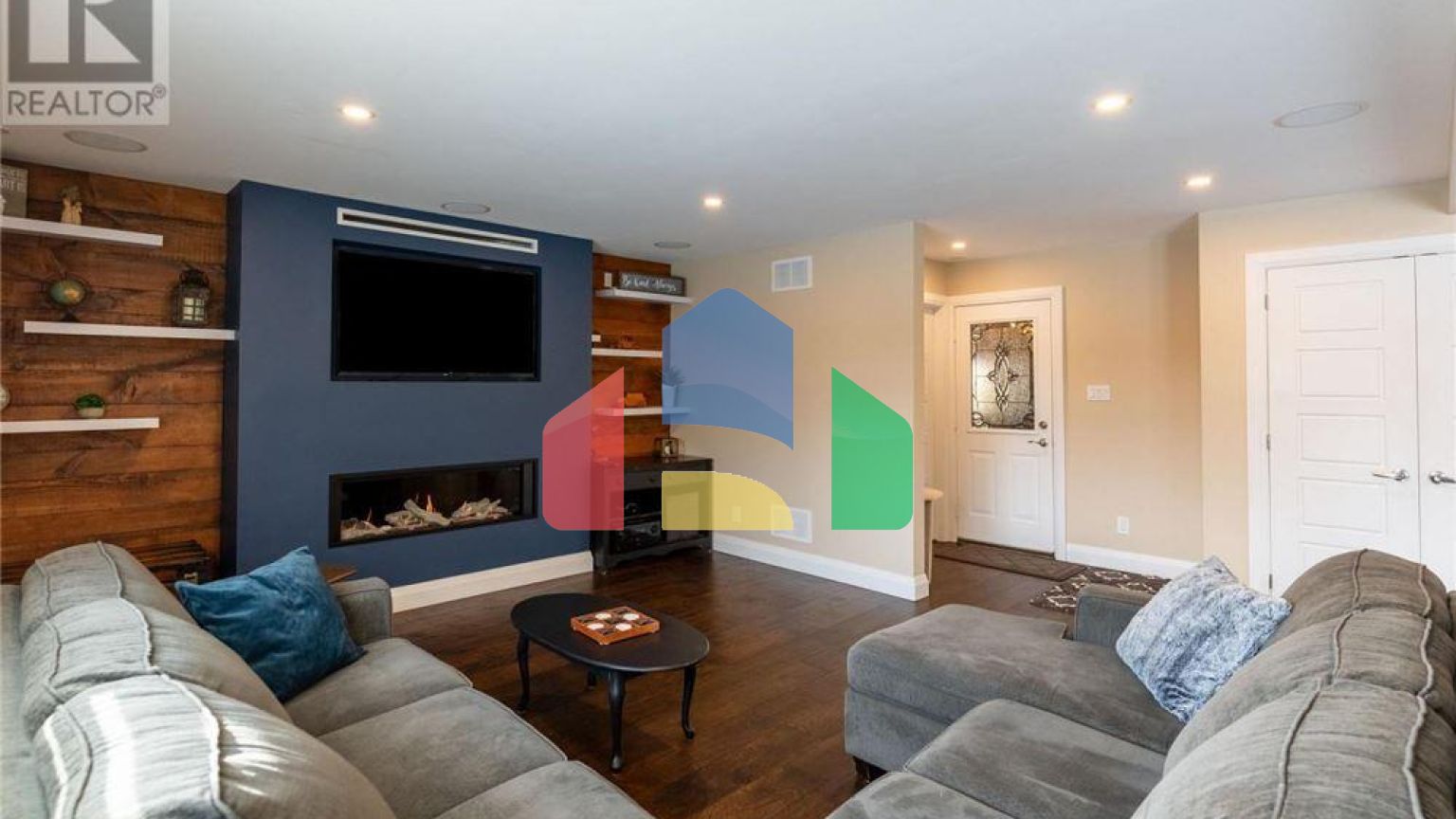 Residential - Single Family Home - Hamilton, Canada - Canada