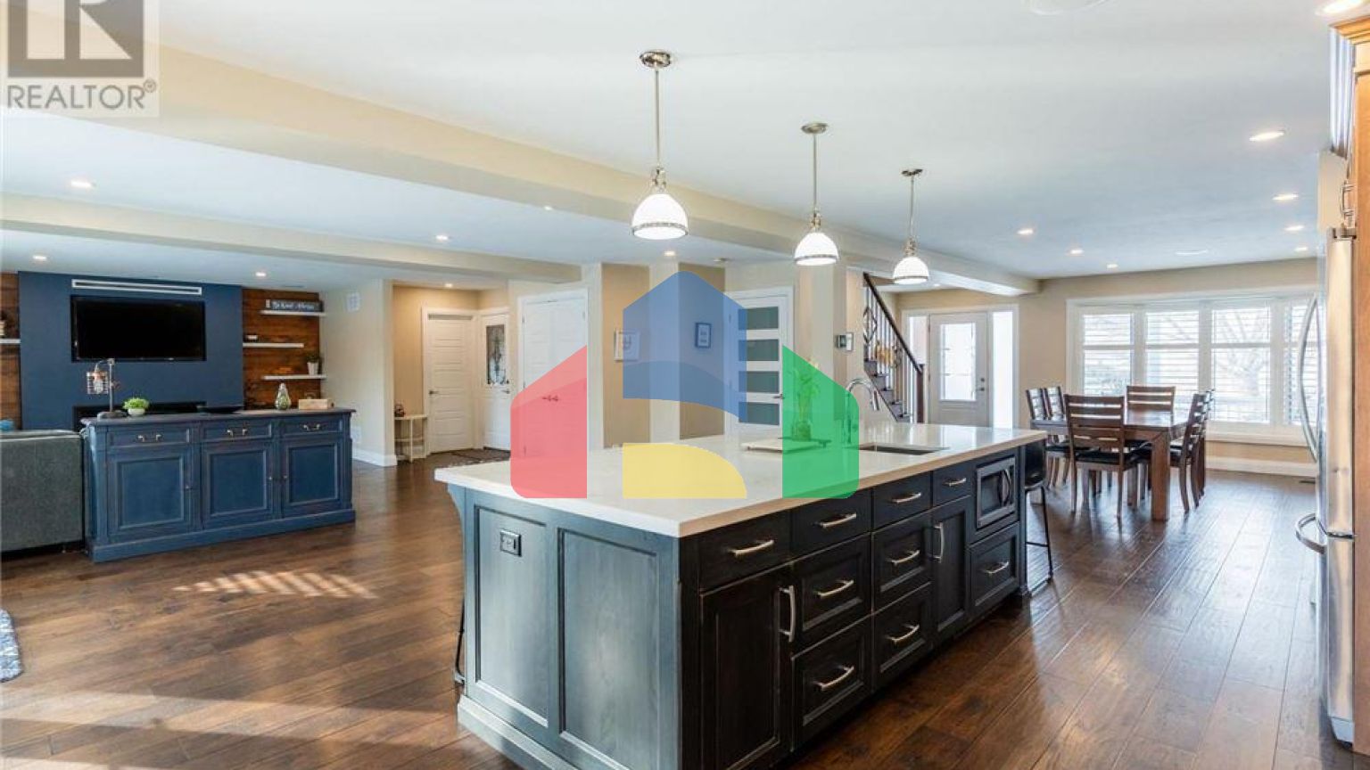 Residential - Single Family Home - Hamilton, Canada - Canada