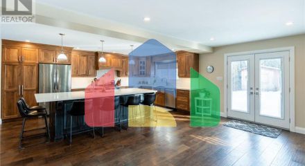 Residential - Single Family Home - Hamilton, Canada - Canada