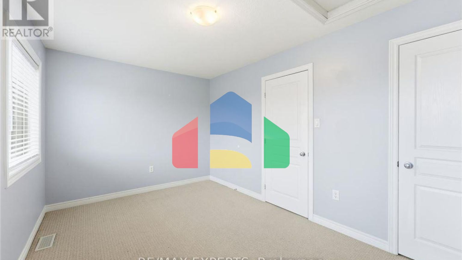 Residential - Single Family Home - Hamilton, Canada - Canada