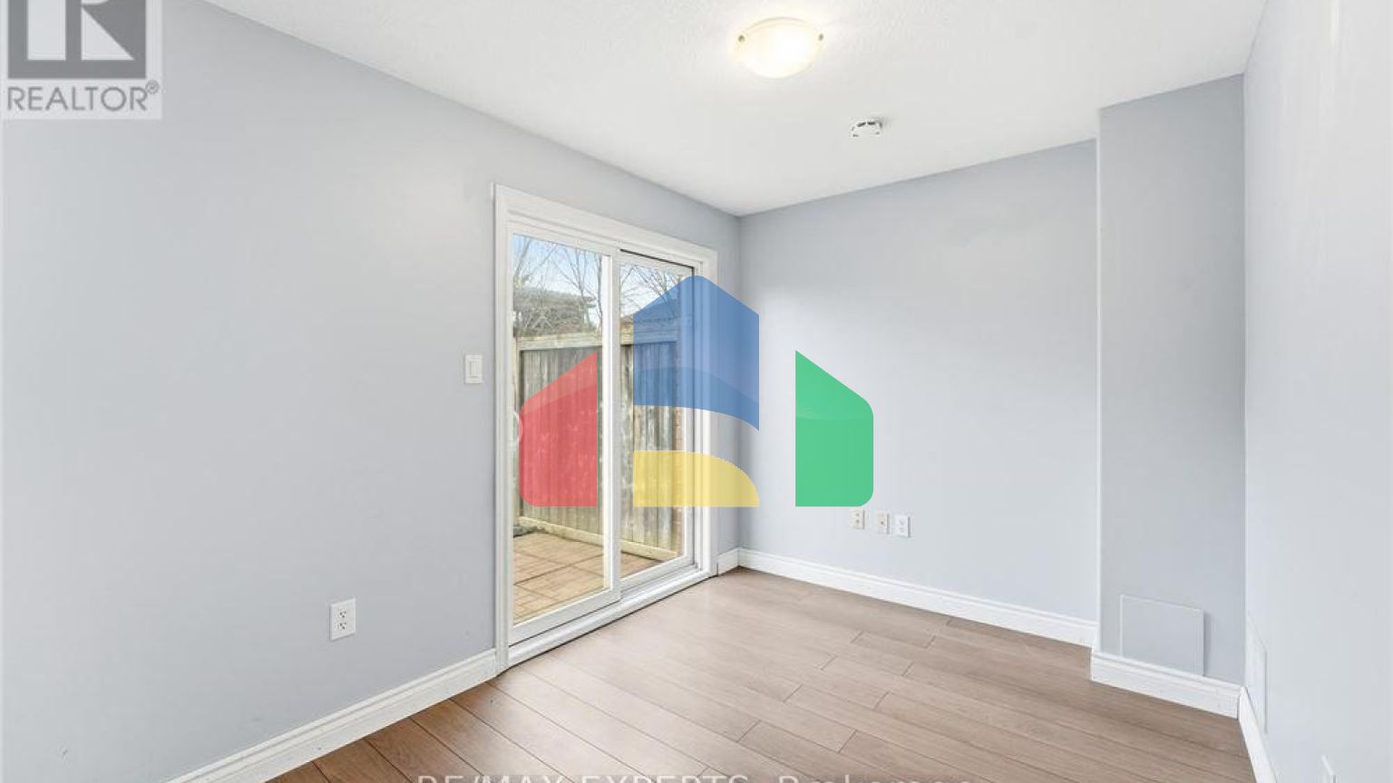 Residential - Single Family Home - Hamilton, Canada - Canada