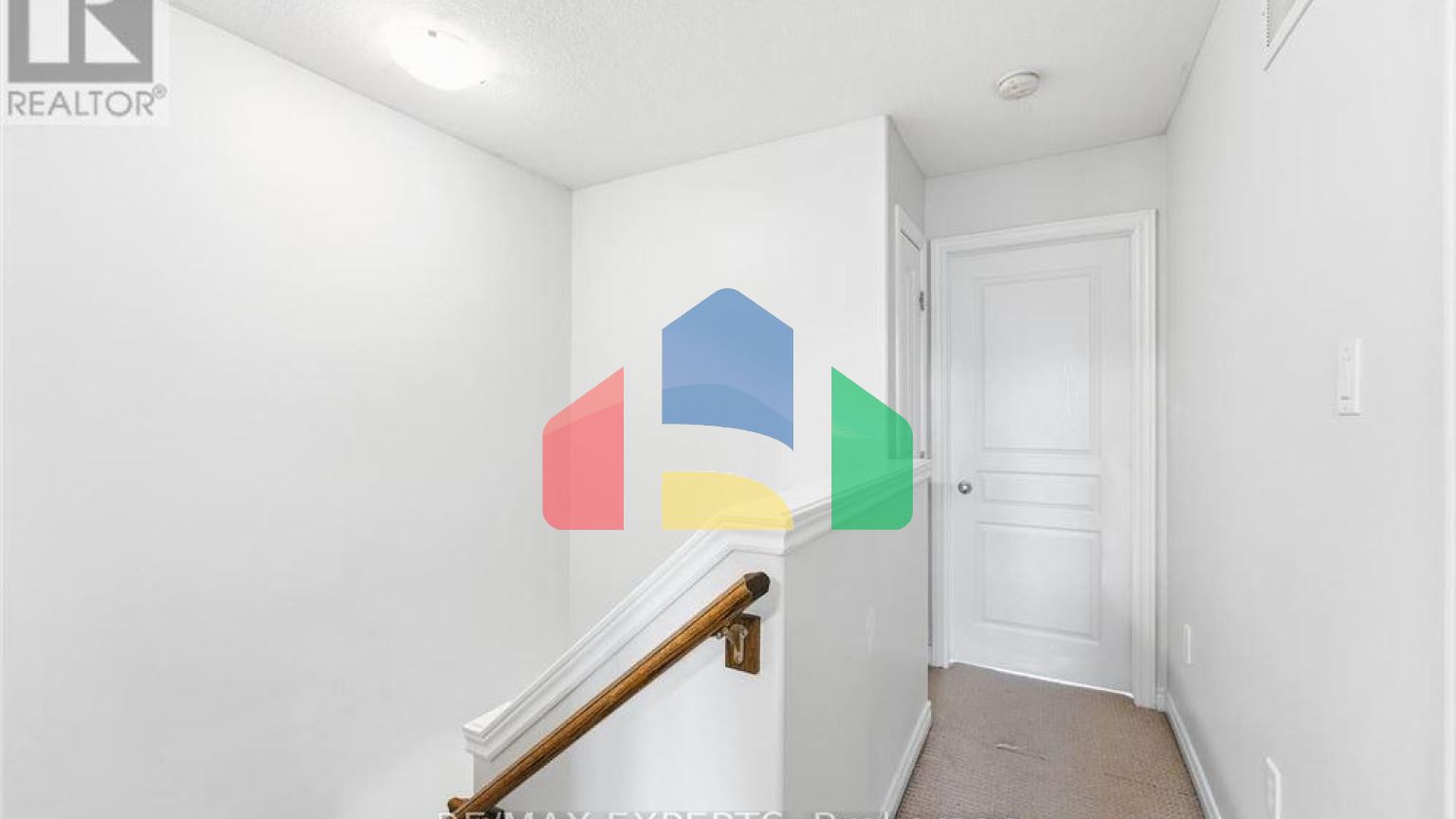 Residential - Single Family Home - Hamilton, Canada - Canada