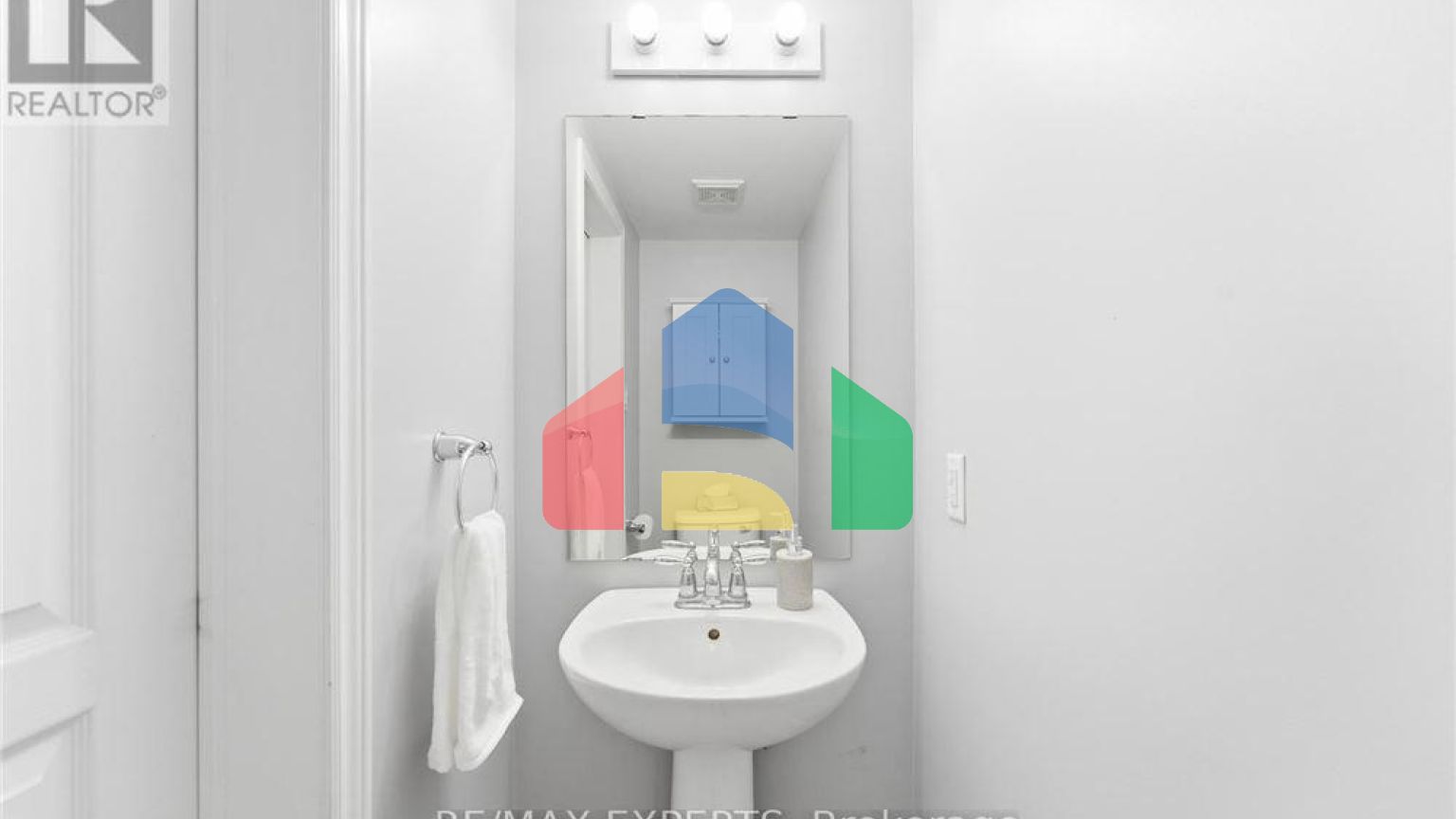 Residential - Single Family Home - Hamilton, Canada - Canada