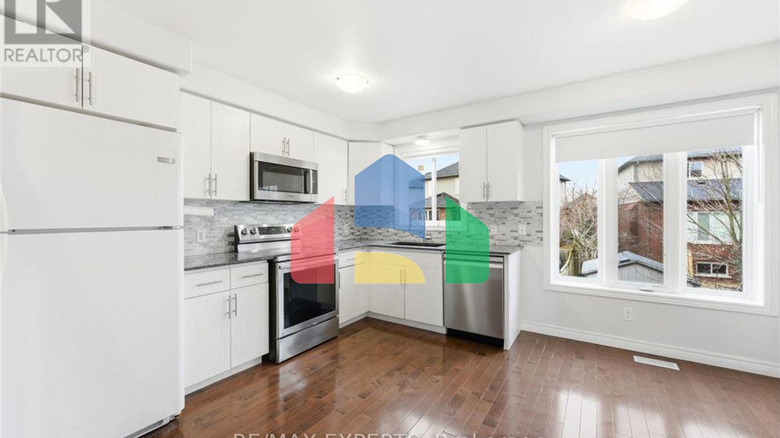 Residential - Single Family Home - Hamilton, Canada - Canada