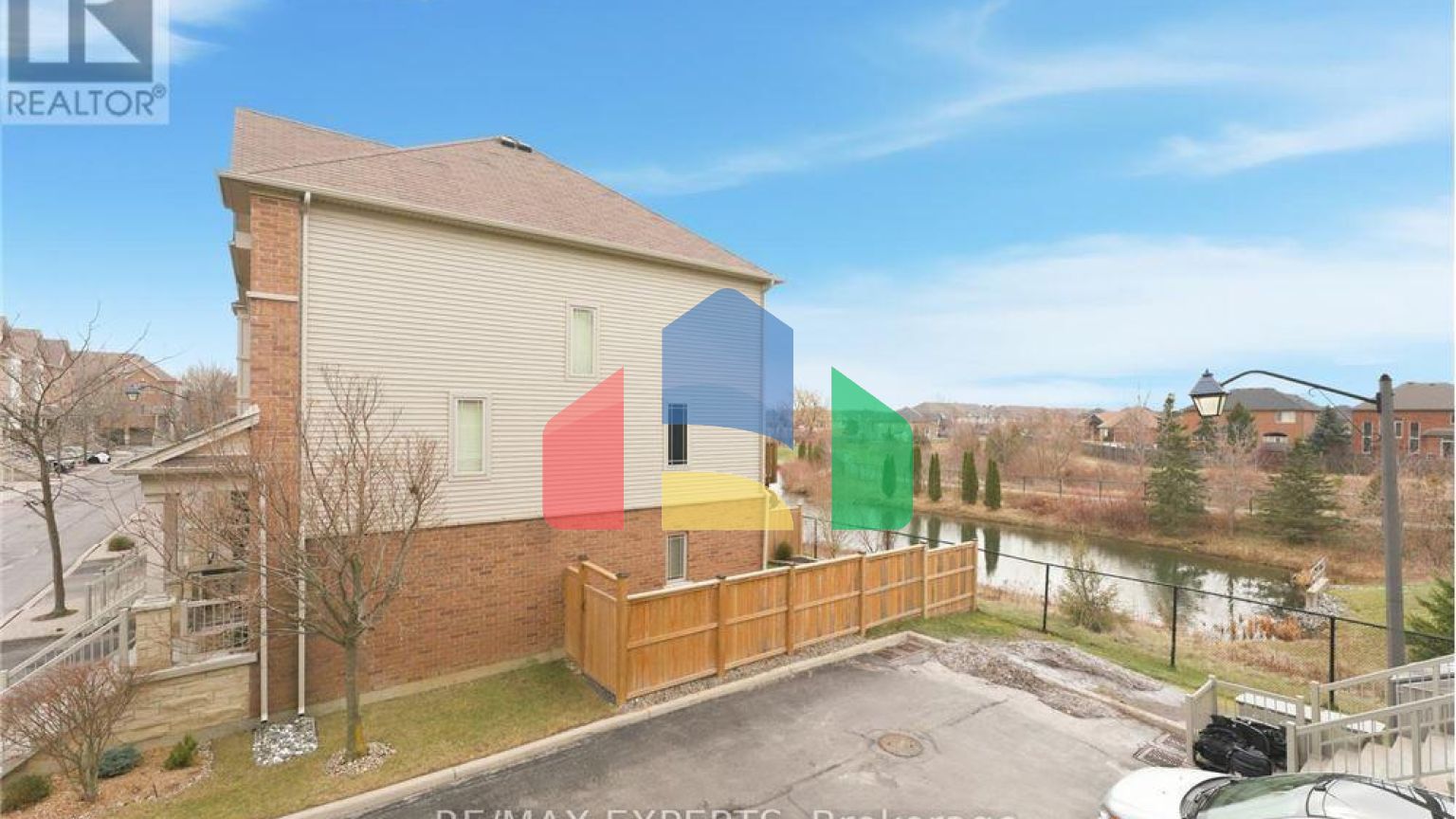 Residential - Single Family Home - Hamilton, Canada - Canada