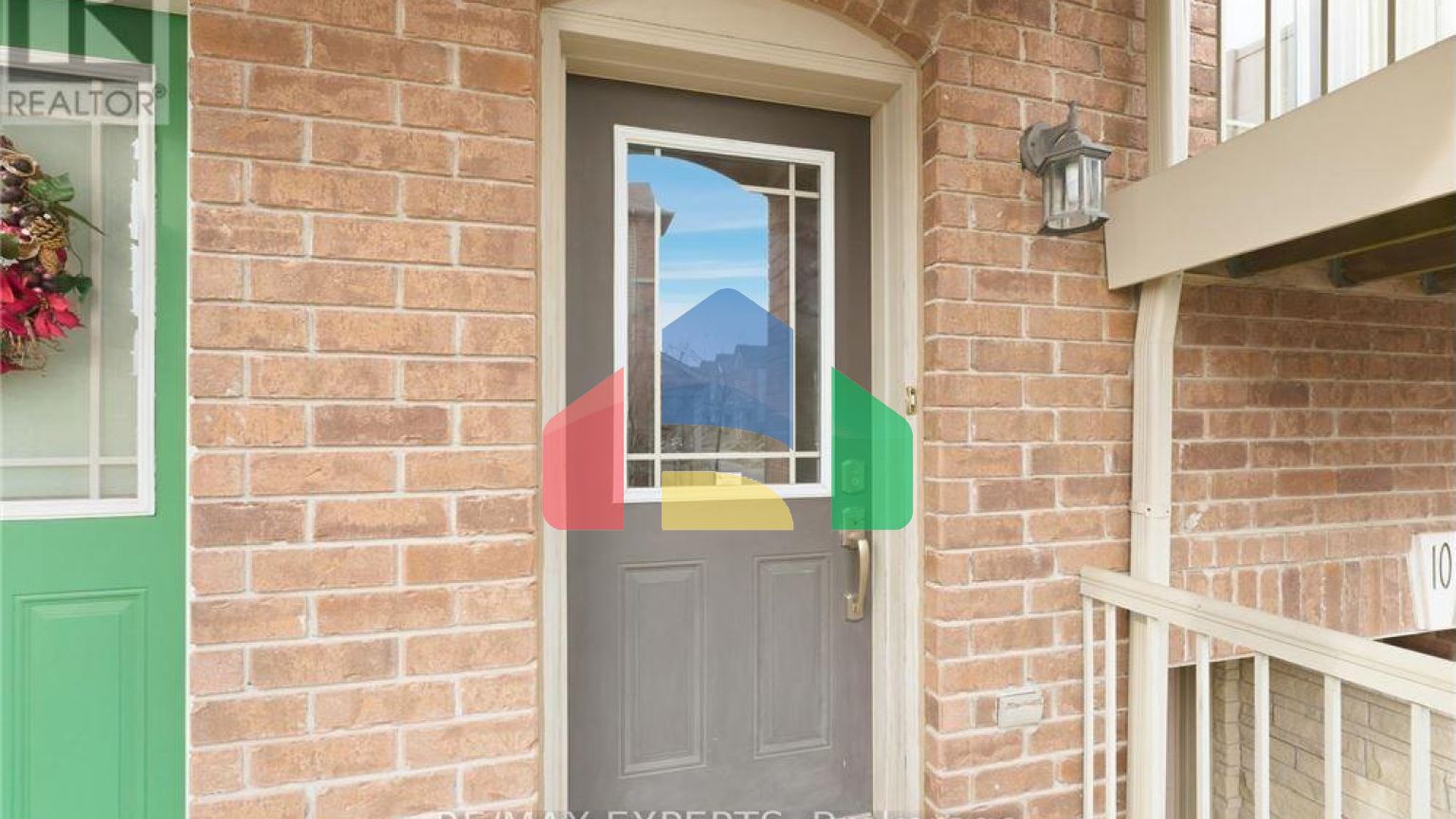 Residential - Single Family Home - Hamilton, Canada - Canada