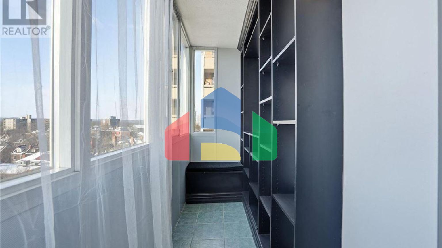 Residential - Condo/Apartment - Hamilton, Canada - Canada