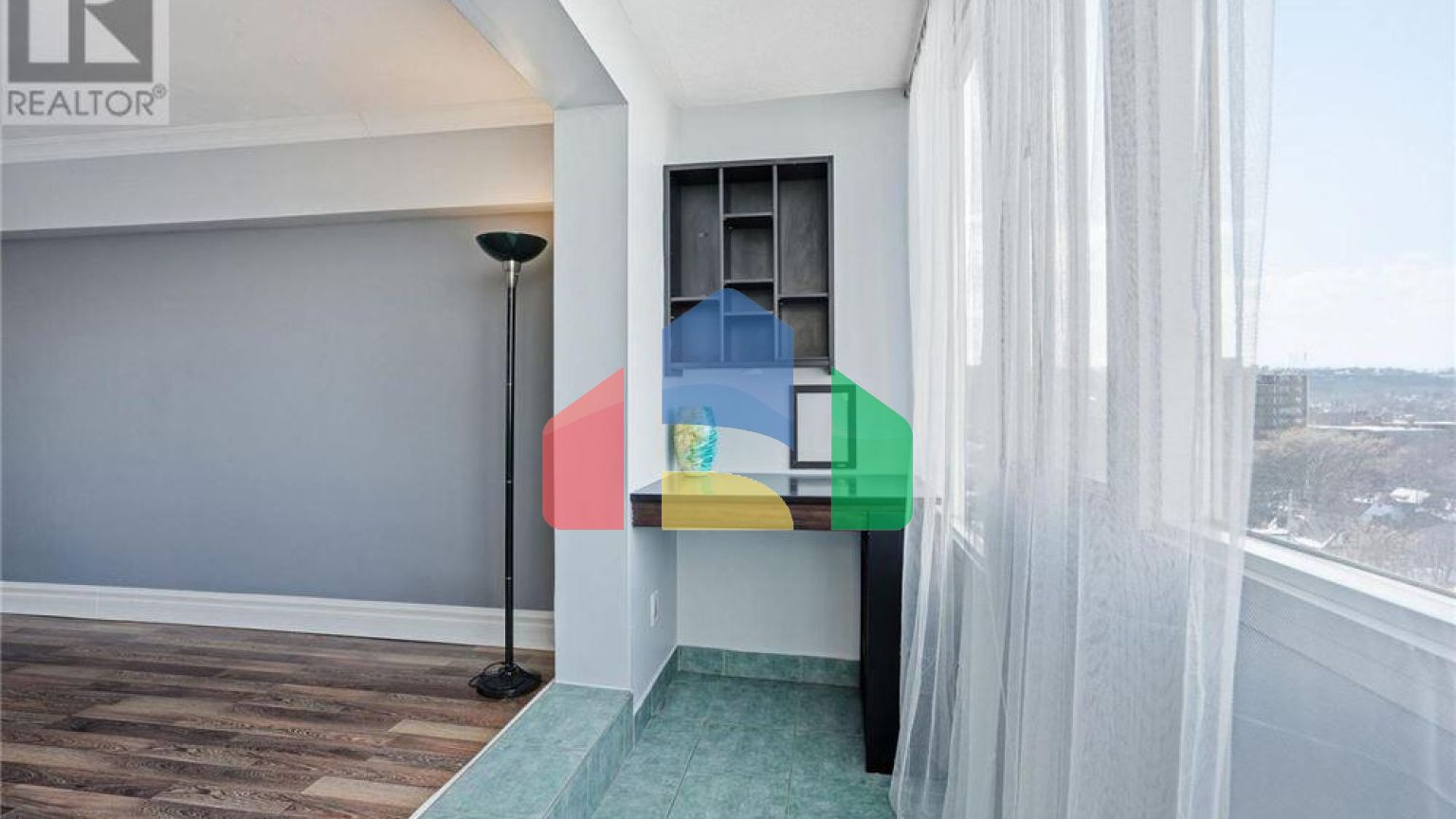 Residential - Condo/Apartment - Hamilton, Canada - Canada