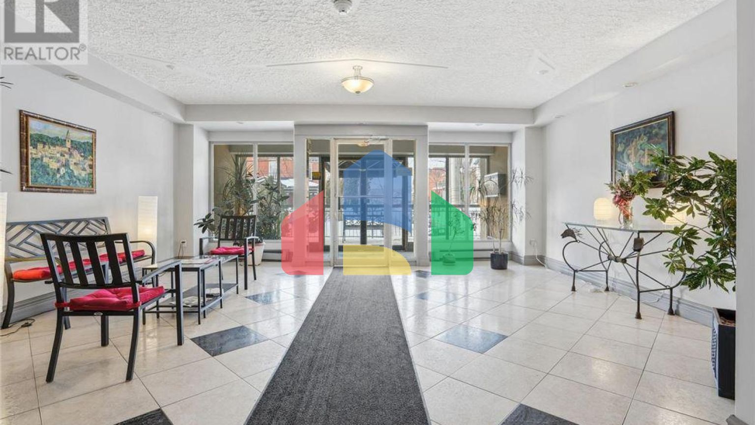 Residential - Condo/Apartment - Hamilton, Canada - Canada
