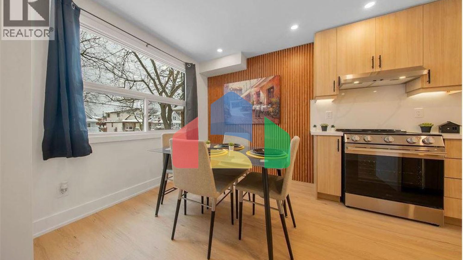 Residential - Single Family Home - Hamilton, Canada - Canada