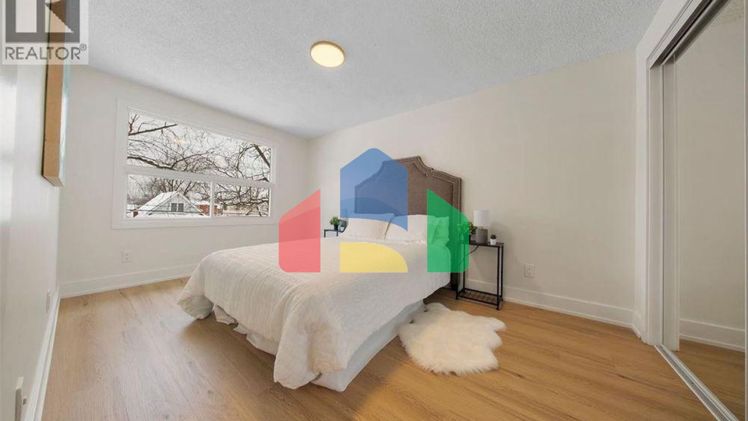 Residential - Single Family Home - Hamilton, Canada - Canada