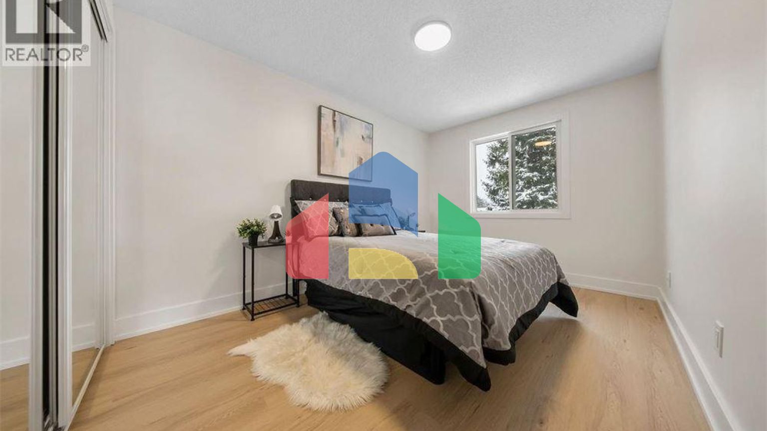 Residential - Single Family Home - Hamilton, Canada - Canada